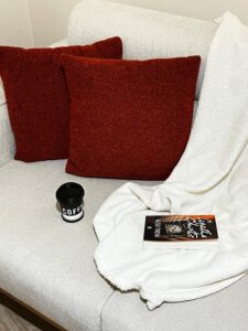 Tips for Creating a Cosy and Inviting Living Room Space