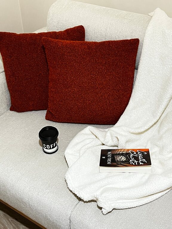 Tips for Creating a Cosy and Inviting Living Room Space